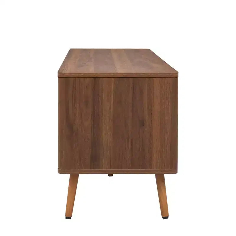 Mueble para TV de nogal de estilo moderno de mediados de siglo con estructura maciza