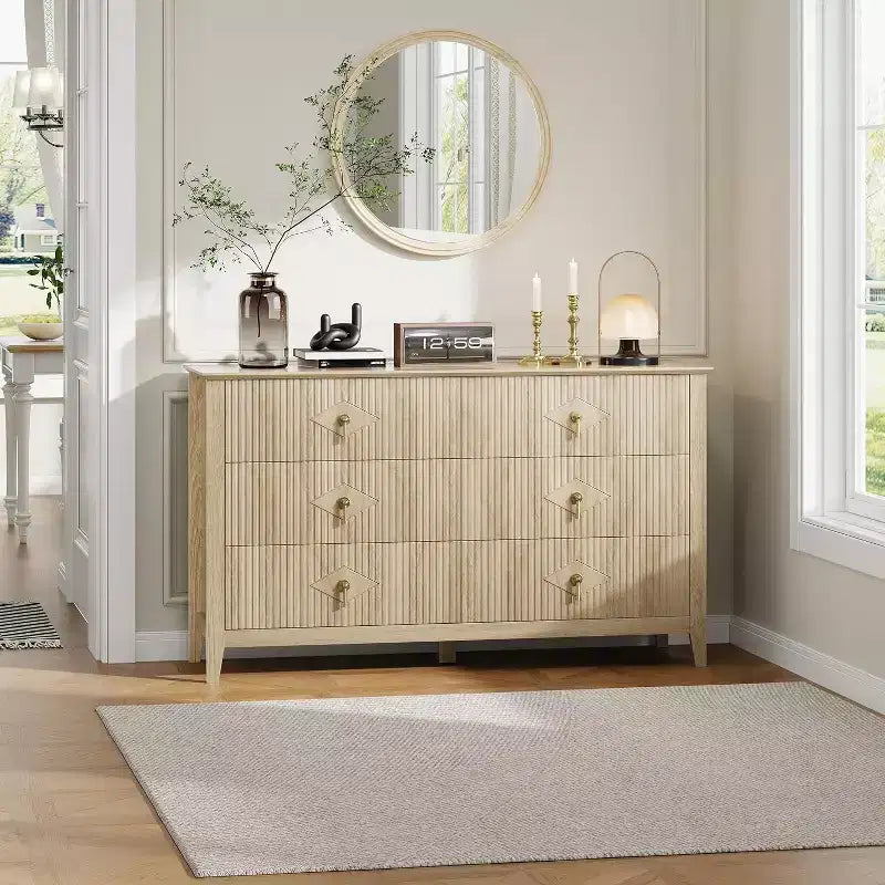 Commode extra large de 54 avec 6 tiroirs et panneaux cannelés, meuble moderne avec finition chêne pouvant servir de meuble TV, pour chambre, salon ou couloir