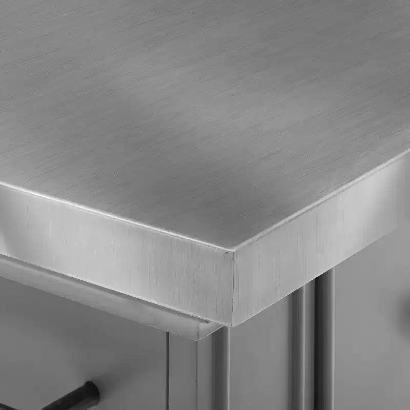Isla de cocina con superficie de acero inoxidable